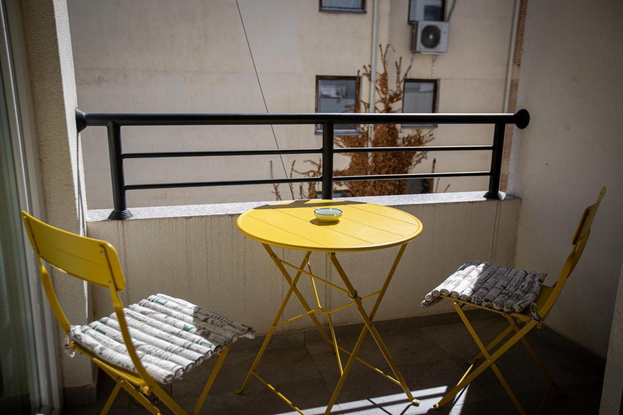 Balcony Free Parking Center In Near *